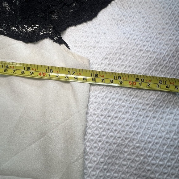 Express Women's Lace Shirt Black & Cream Size Small Business Formal Office - Picture 4 of 7
